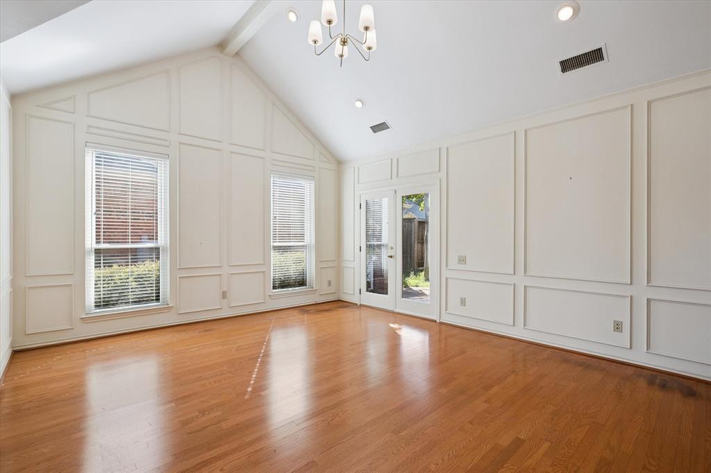 2529 Fox Glenn Circle