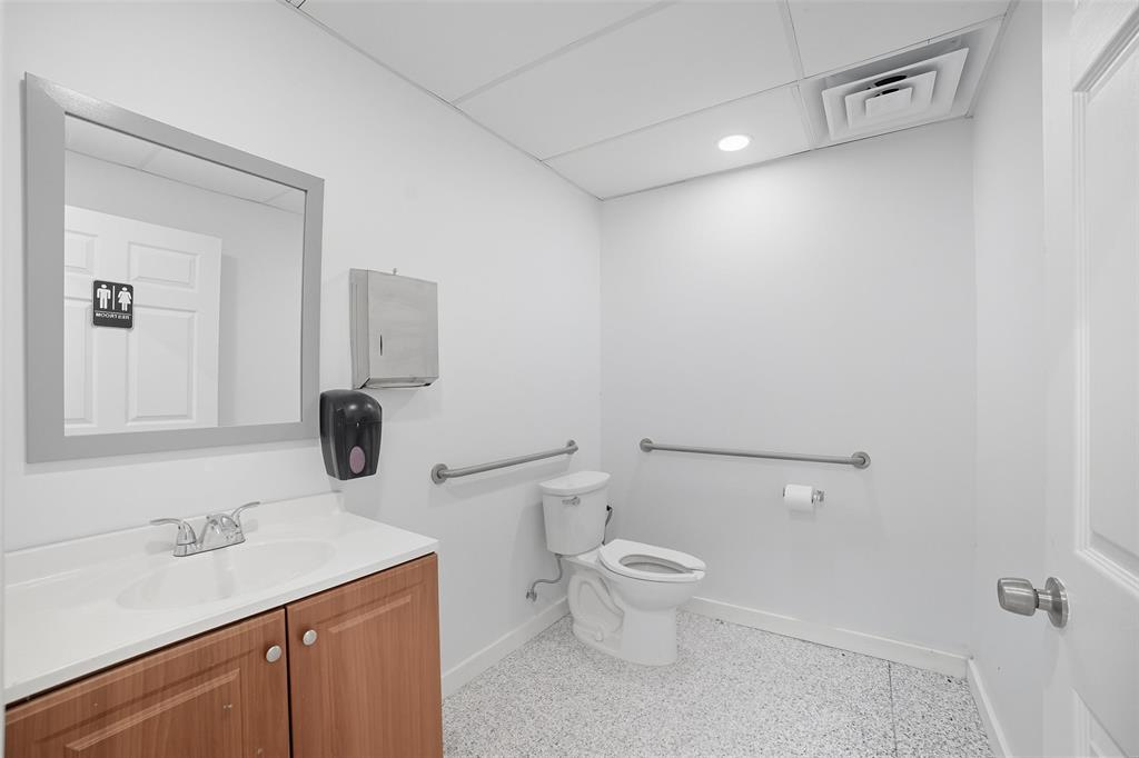 Sun Acres - Commercial Lease