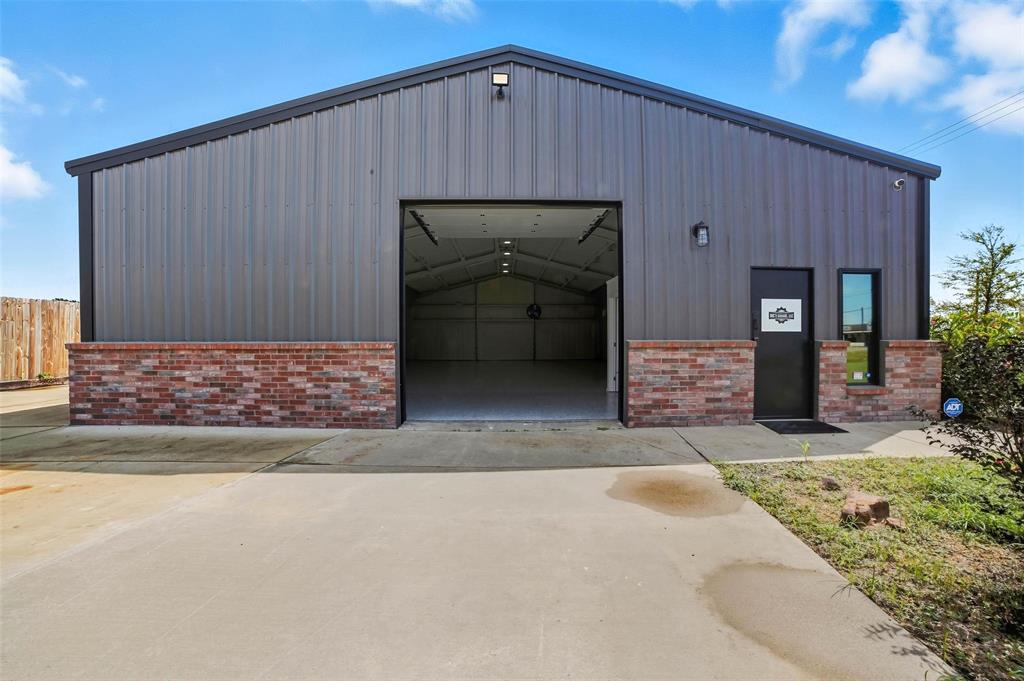 Sun Acres - Commercial Lease