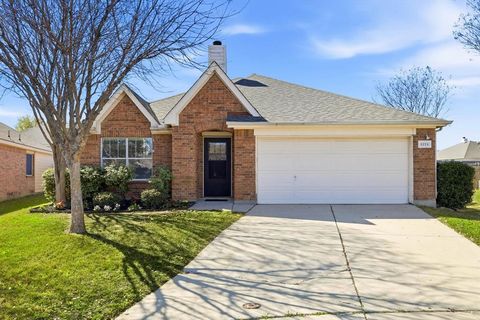 Photo of 1224 Barrel Run, Fort Worth, TX 76052 (MLS # 21216584)