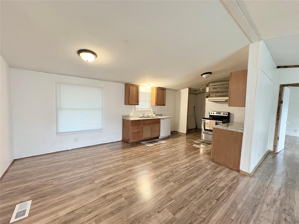 307 W Merritt Avenue