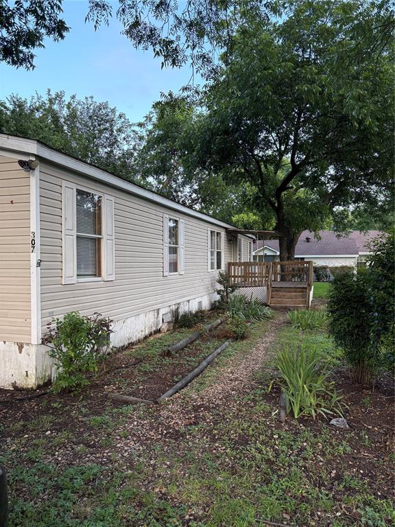 307 W Merritt Avenue