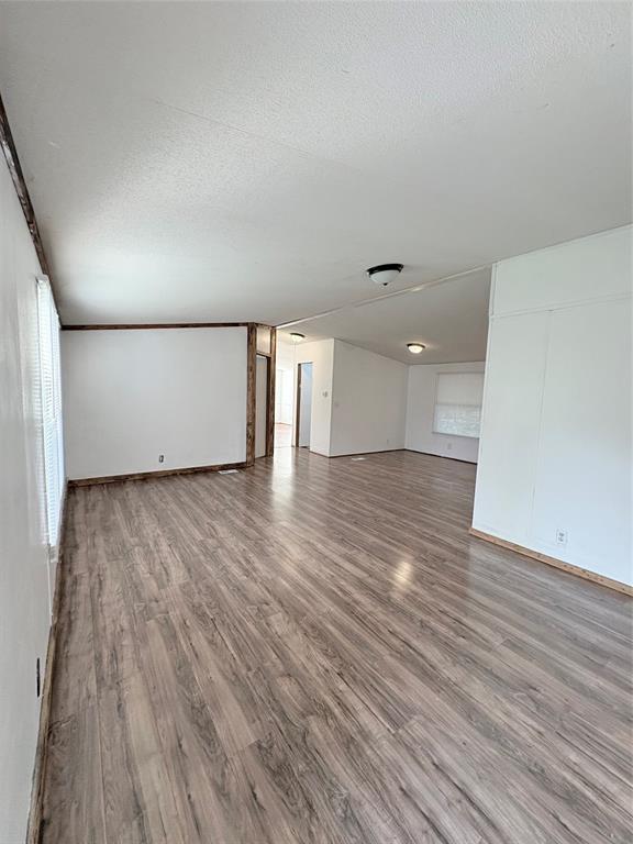 307 W Merritt Avenue
