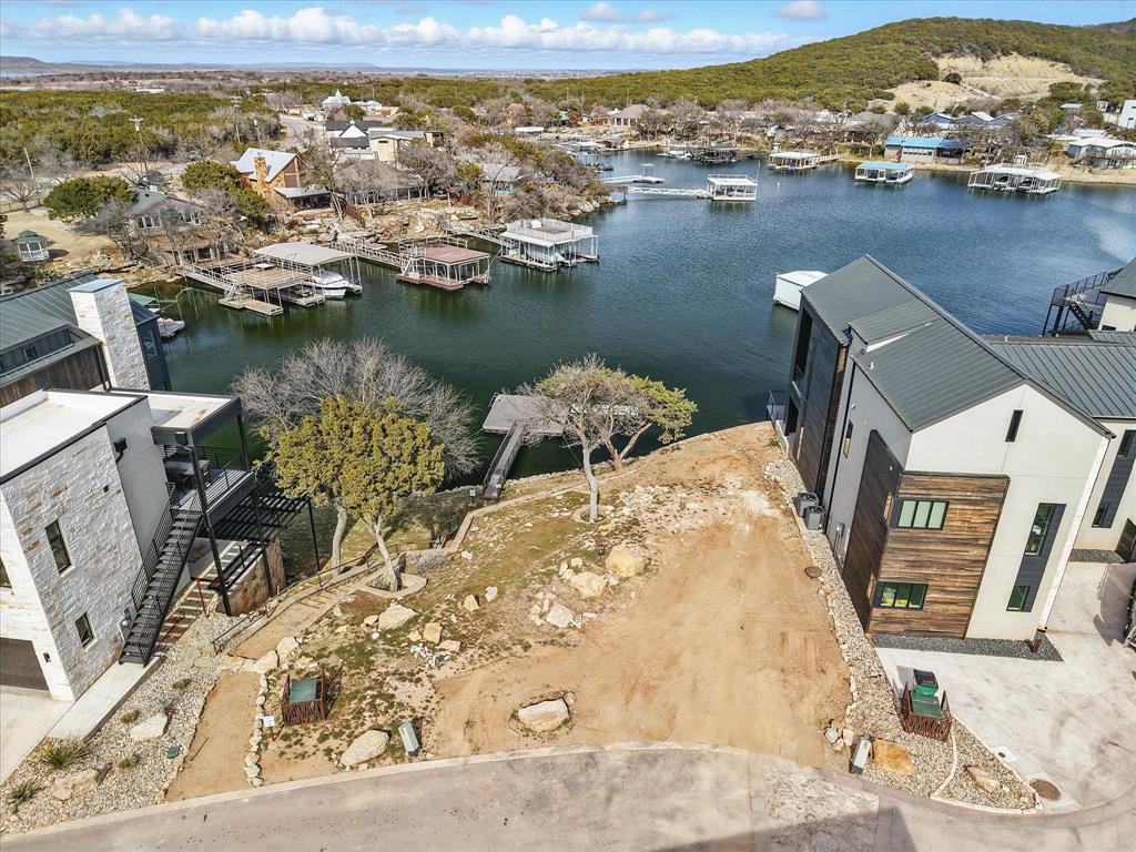 11 Breakwater Bend