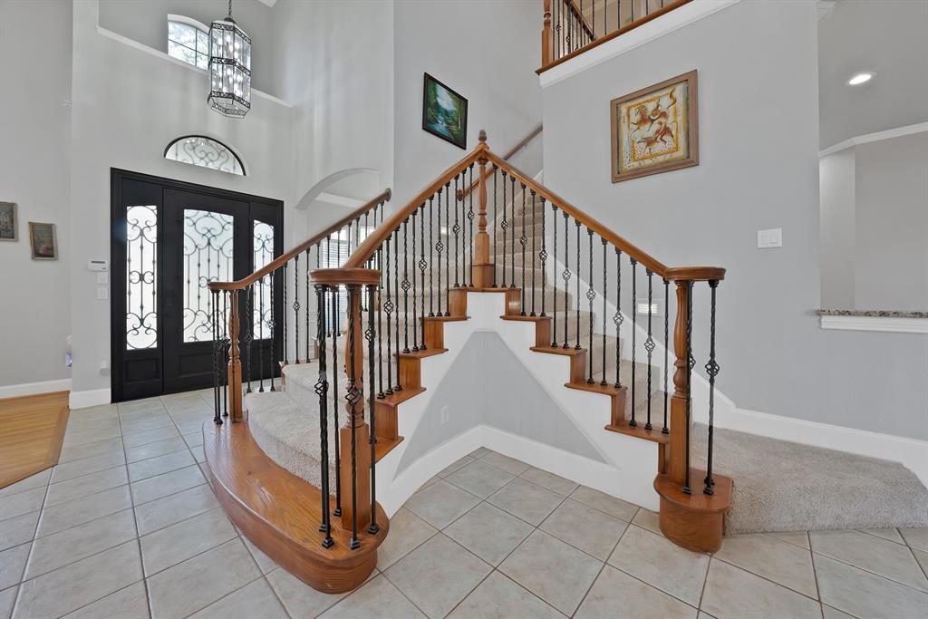 2605 Saratoga Drive