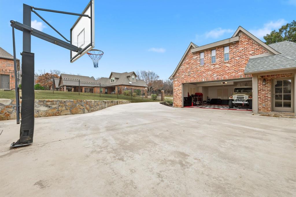 River Oaks Estates - Residential