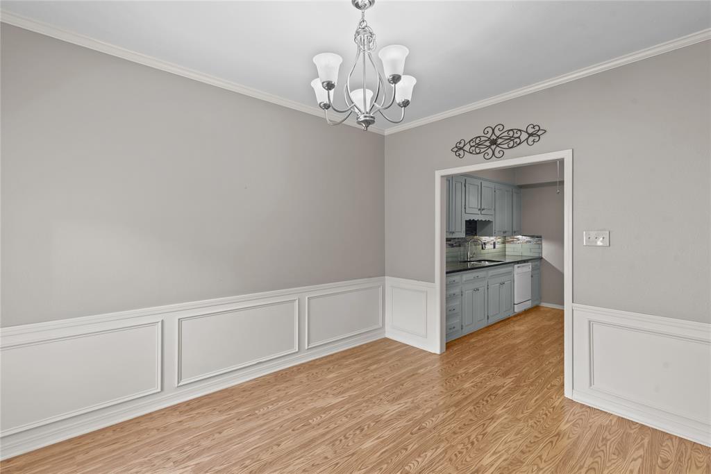 Riverside Twnhms - Residential