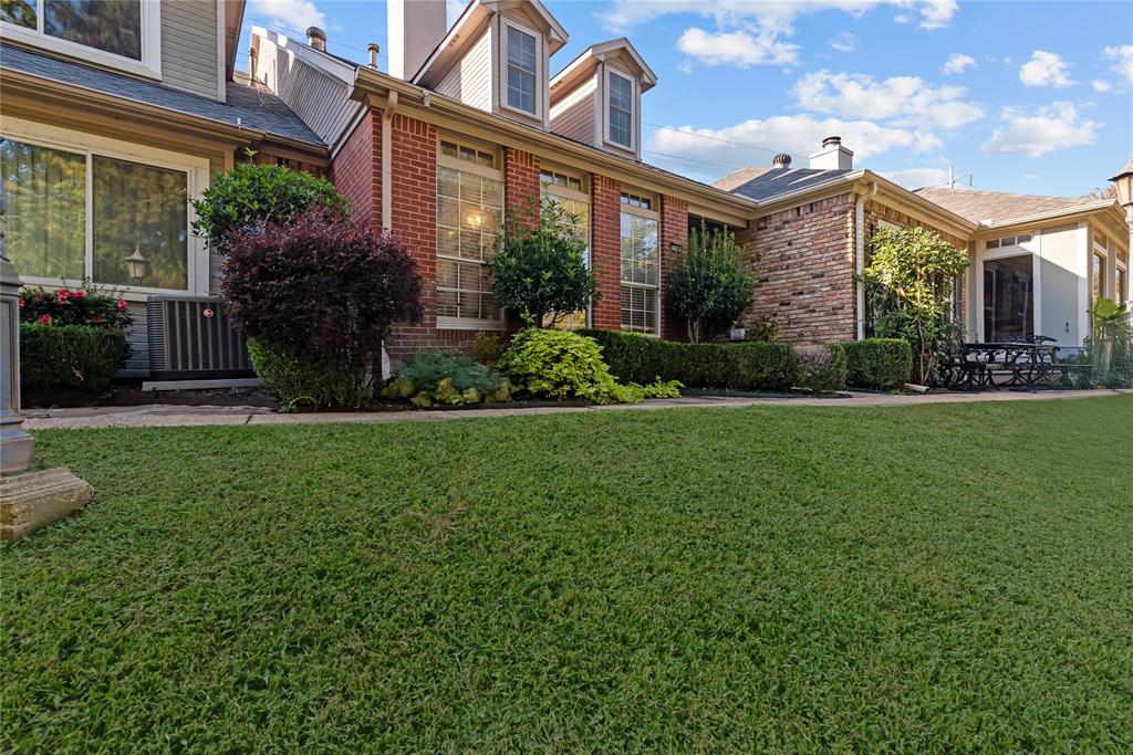 Riverside Twnhms - Residential