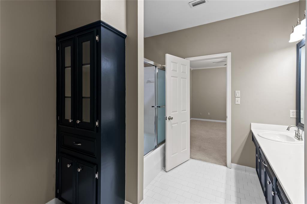 Riverside Twnhms - Residential