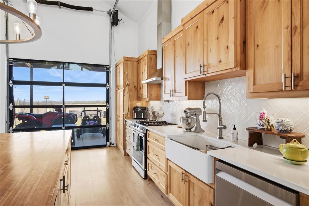 a gray - Residential