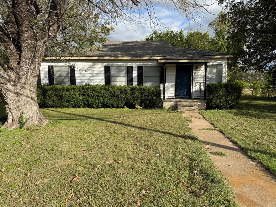 With a brand new roof and recently repaired foundation, this 2-bedroom, 1-bath home is ready for your personal touch. Located in a quiet neighborhood within the highly rated China Spring ISD, it’s a great opportunity to make a home your own in a wonderful community.   Make an appointment today and come see for yourself!