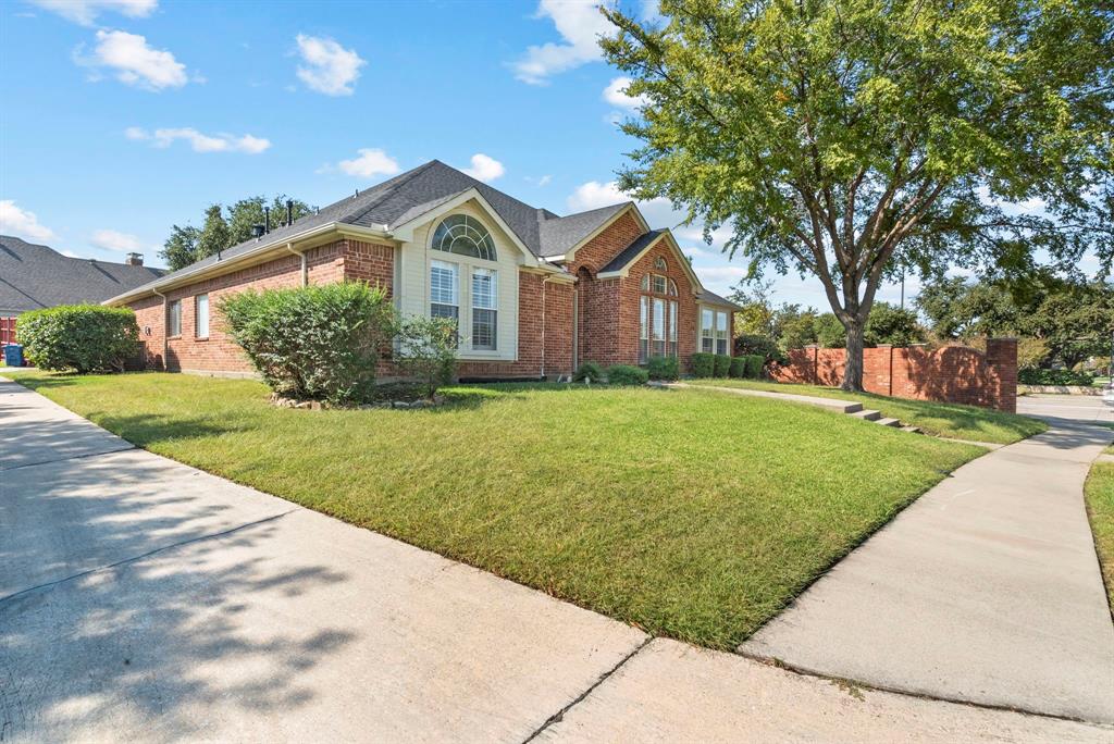 2300 Creekview
