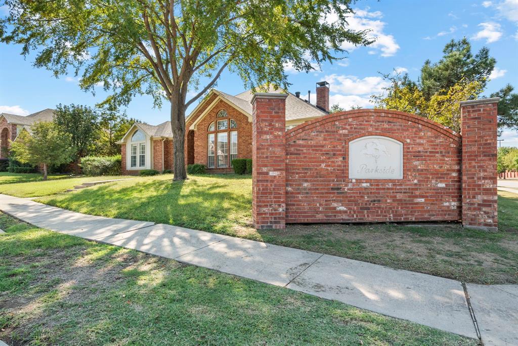 2300 Creekview