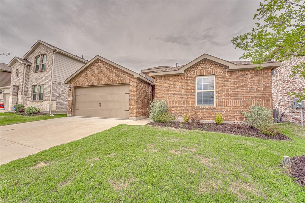3821 KENWORTH Lane