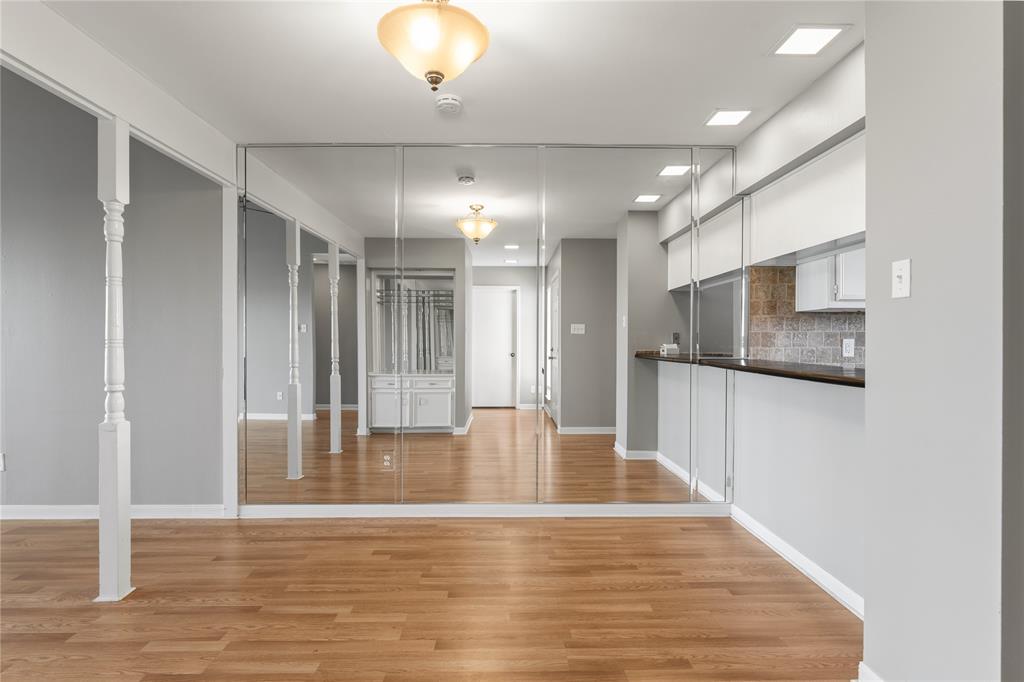 2903 LAKE SHORE Drive 306