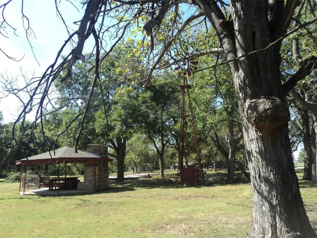 Photo of 450 County Road 4225, Bonham, TX 75418 (MLS # 21214802)