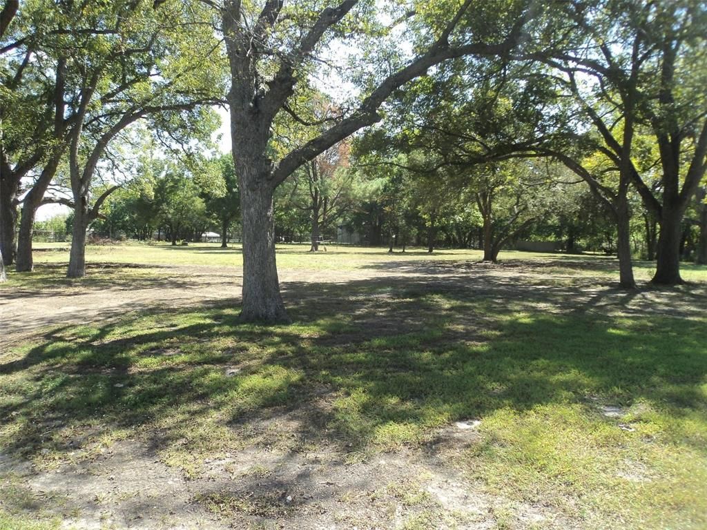 Photo of 450 County Road 4225, Bonham, TX 75418 (MLS # 21214802)