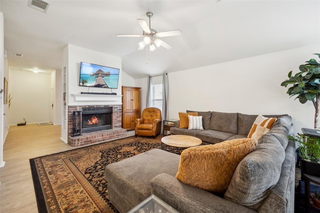 507 Oxford Loop