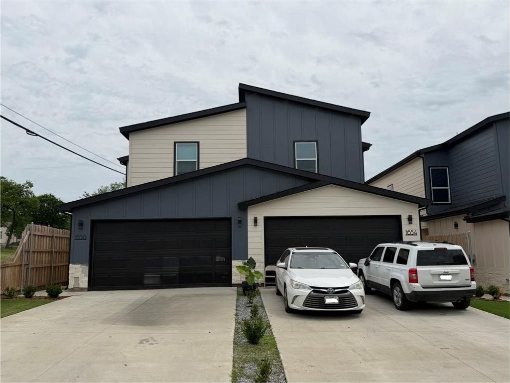 Photo of 1654-1656 Hudspeth Avenue, Dallas, TX 75216 (MLS # 21262741)