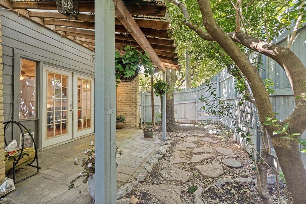 Whiterock West Condo - Residential