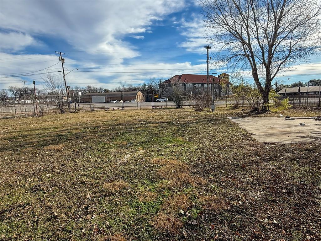 Cleburne - Commercial Sale