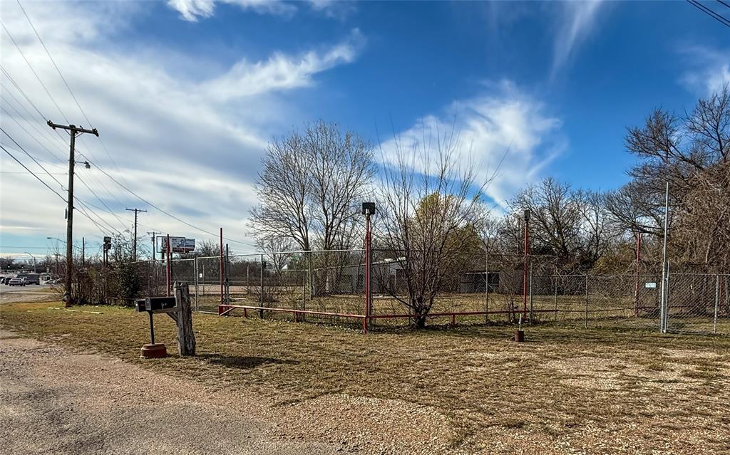 Cleburne - Commercial Sale