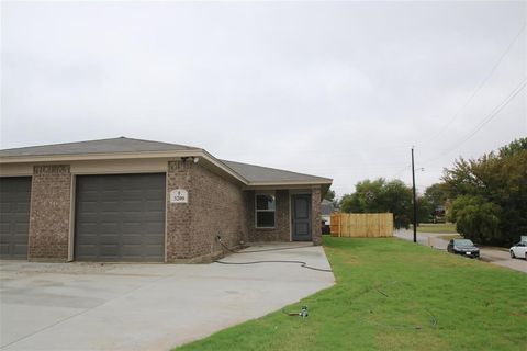 Photo of 3200 Cherry Lane, Fort Worth, TX 76116 (MLS # 21198664)
