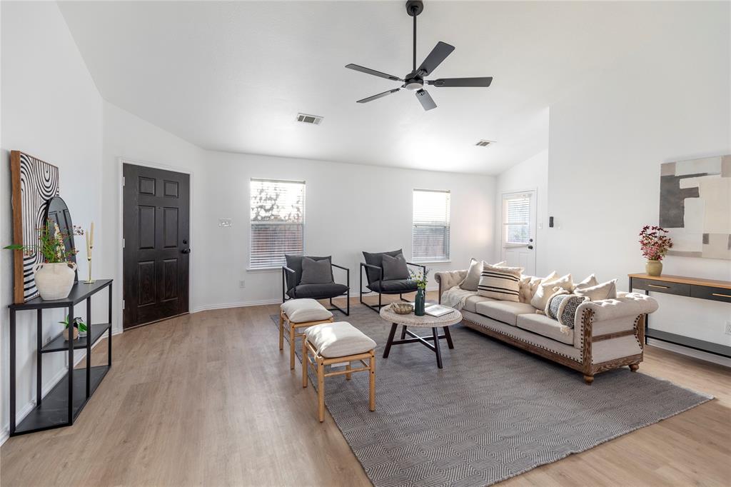 1121 Maplewood Lane