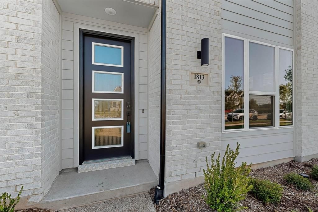 Photo of 1813 Summer Aura, Mesquite, TX 75181 (MLS # 21036588)