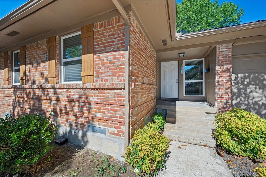 8819 Graywood Drive