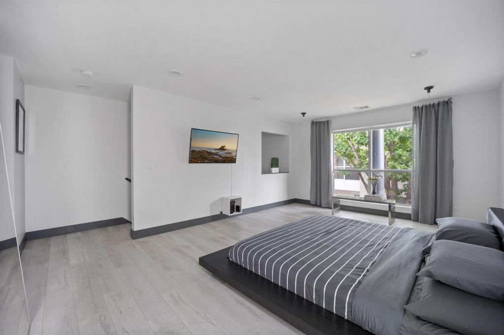 Travis Street Condos - Residential