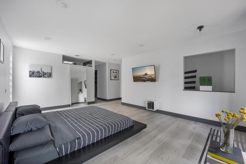 Travis Street Condos - Residential