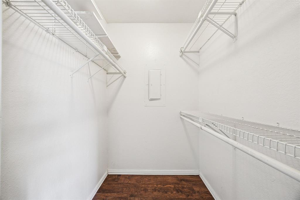 Arlington Oaks Condo - Residential