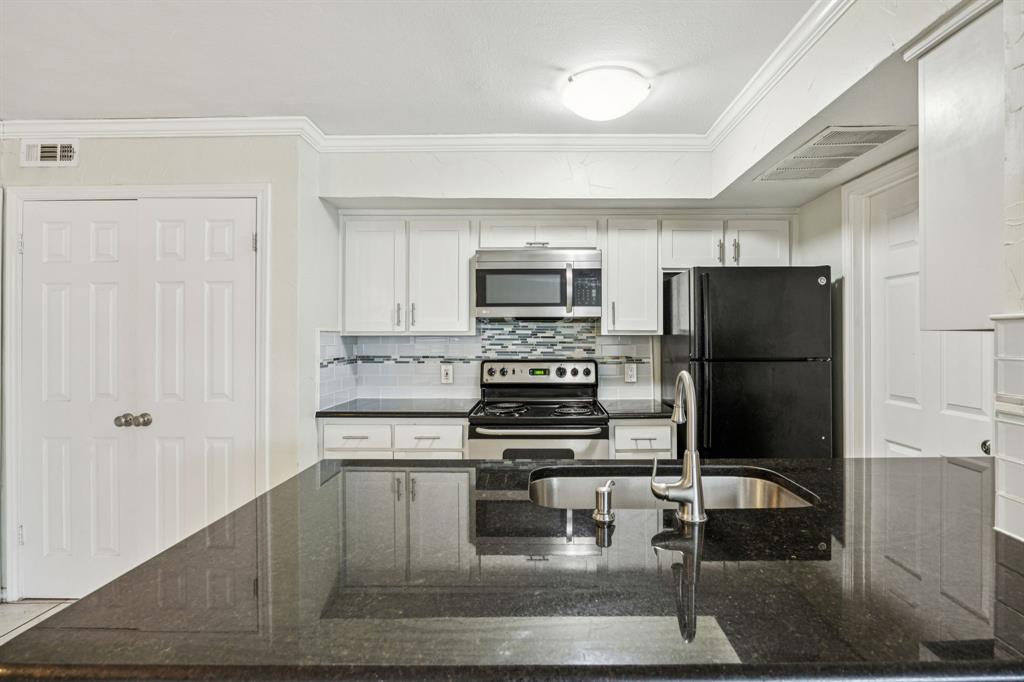 Arlington Oaks Condo - Residential