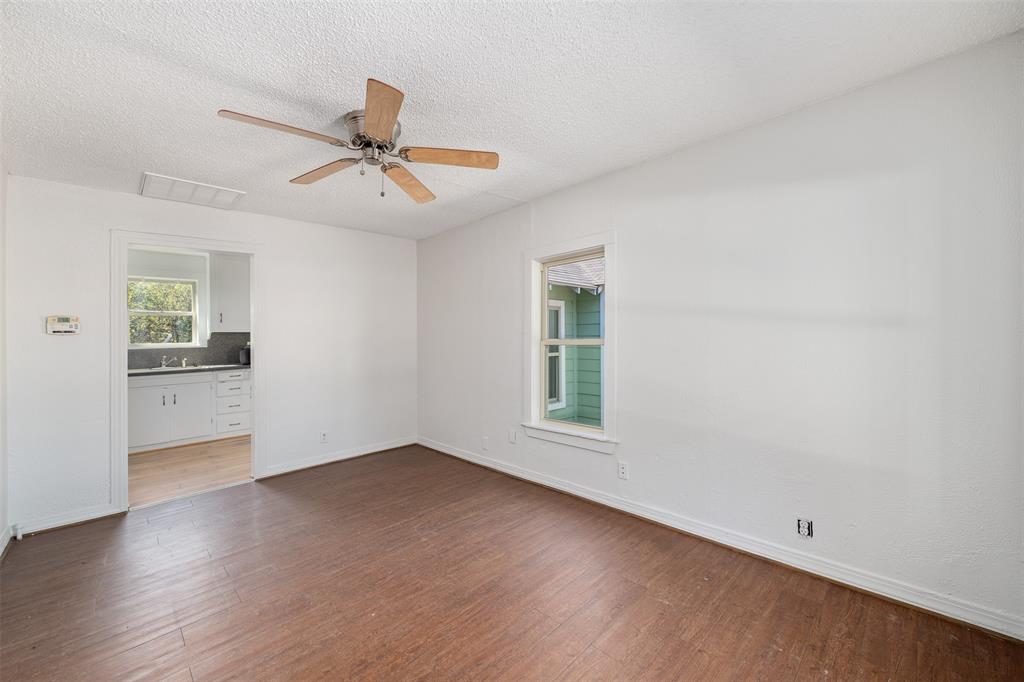 102 San Saba Avenue