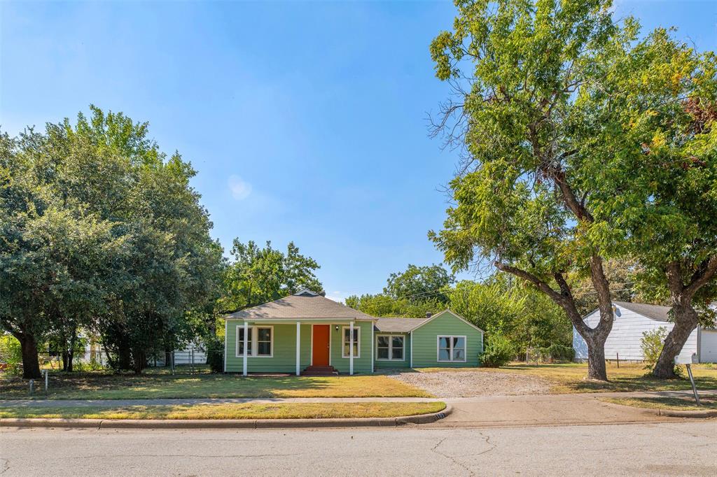 102 San Saba Avenue