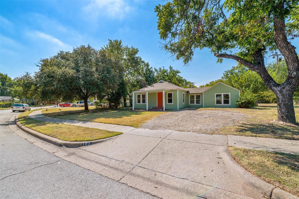 102 San Saba Avenue
