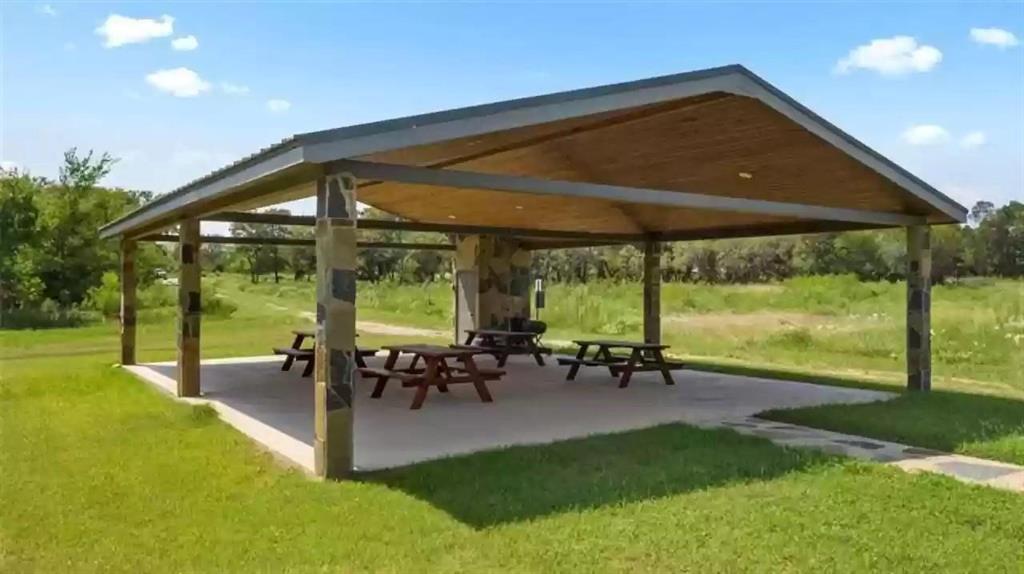 EDGEWATER ADDITION PH 1, BLOCK B, LOT 1 - Land