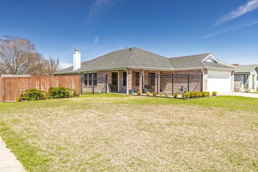Photo of 108 RED CLOUD Drive, Greenville, TX 75402 (MLS # 21215392)