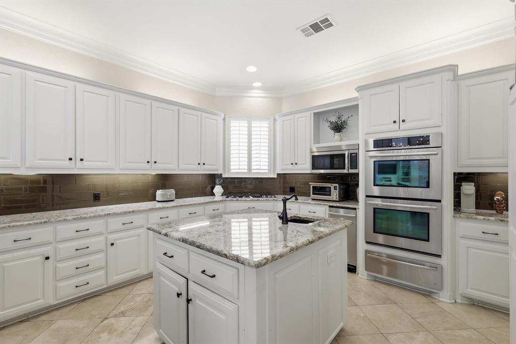 5825 Dove Creek Lane