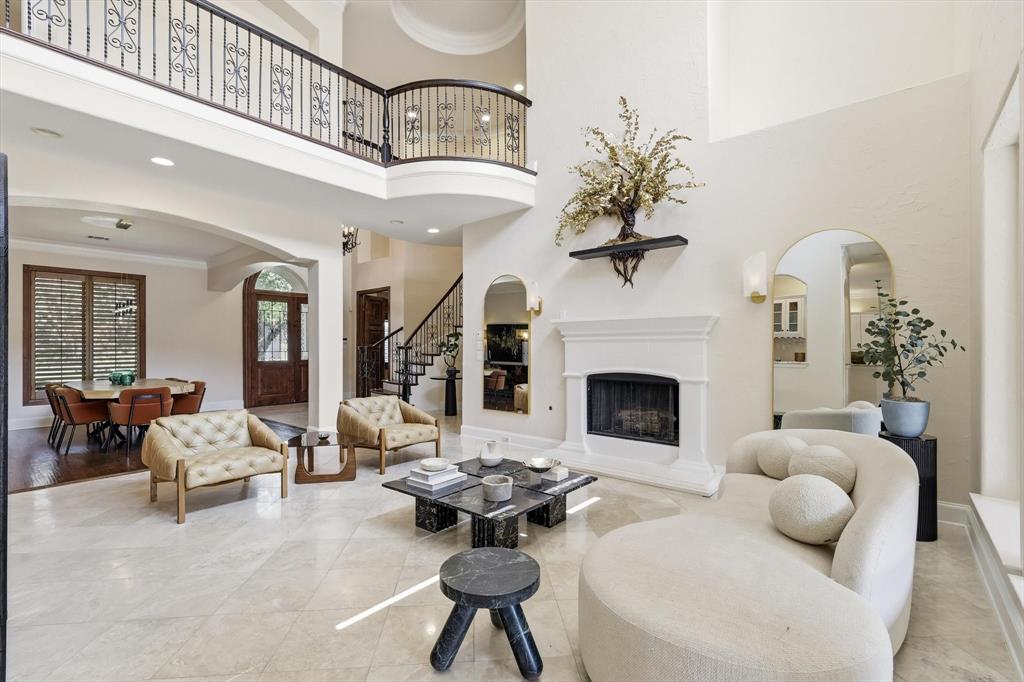 5825 Dove Creek Lane
