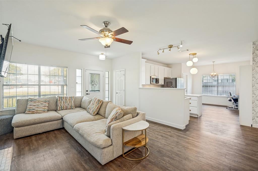 100 S Lakeview Drive