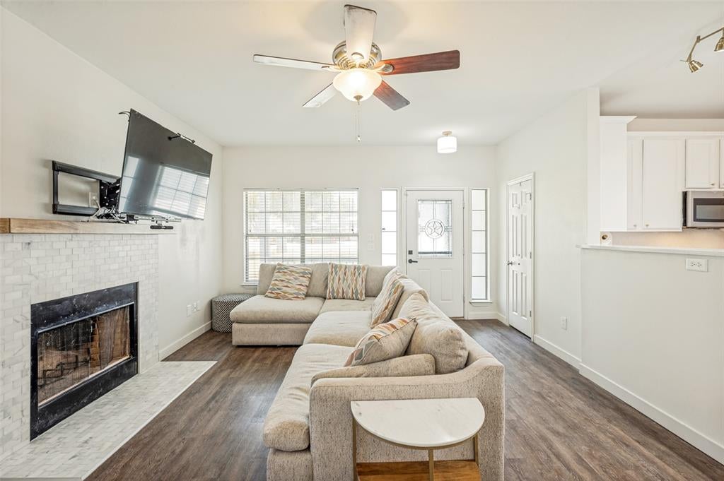 100 S Lakeview Drive