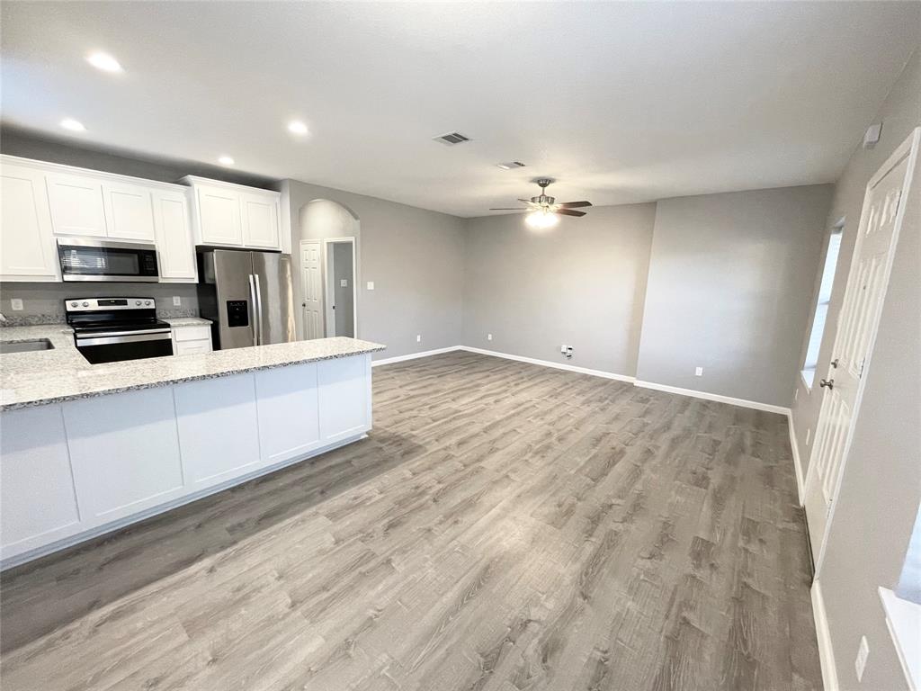 Day 2 Day Bus Park Ph 2 - Residential Lease