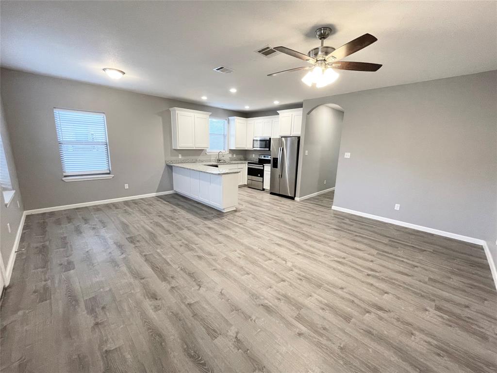 Day 2 Day Bus Park Ph 2 - Residential Lease