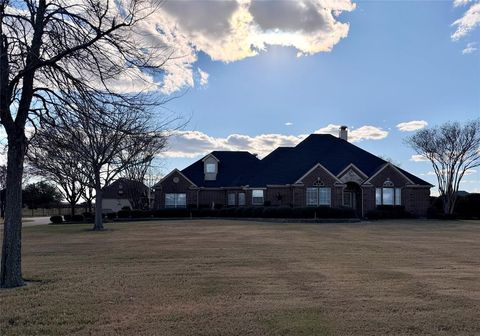Photo of 1178 E Remington Park Drive, Talty, TX 75160 (MLS # 21154603)