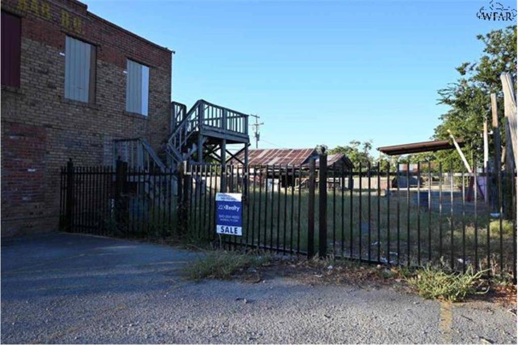 200 N Burnett Street