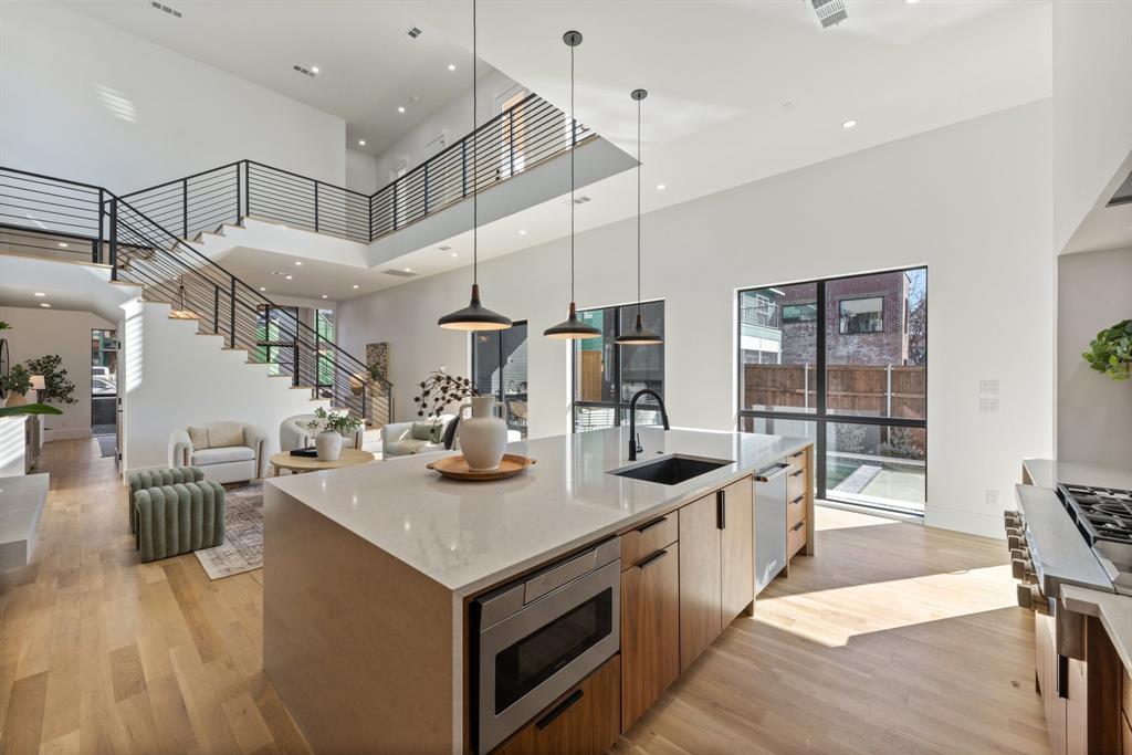 Ross Ave Annex - Residential