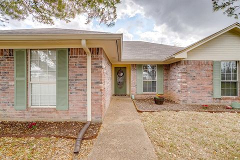 Photo of 10400 Marigold Road, Waco, TX 76708 (MLS # 21201327)