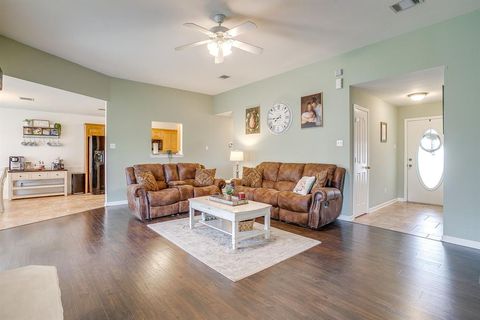 Tiny photo for 10400 Marigold Road, Waco, TX 76708 (MLS # 21201327)